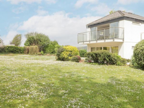17 Coedrath Park